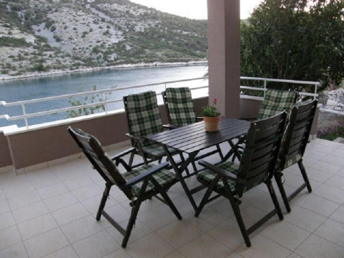 Apartments Ljubi Vinišće Eksteriør billede